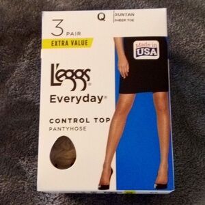 3 PAIR OF LEGGS SUN TAN Q =LARGE PANTY HOSE